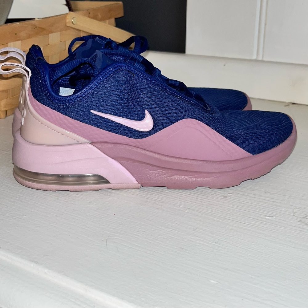 Nike Women's Navy and Pink Athletic Shoes
